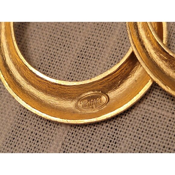 Vintage Trifari Black & Gold Clip-On Earrings & Statement Bead Necklace Set - Picture 7 of 12